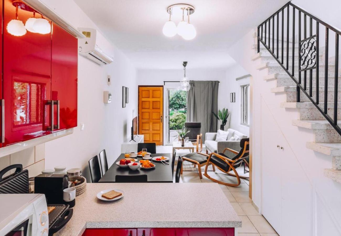 H&O Royal Townhouse In Center Paphos Apartment Exterior photo