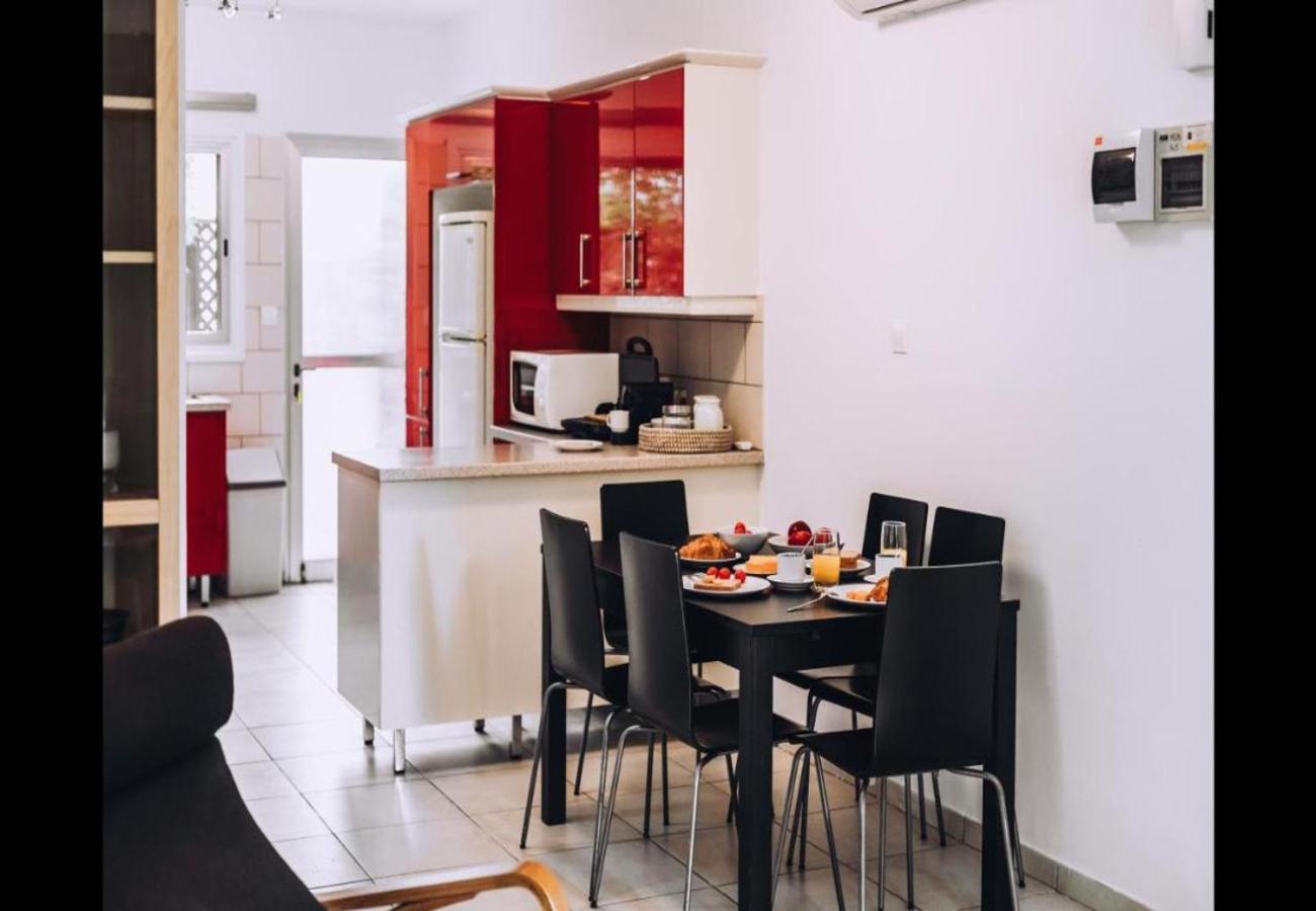 H&O Royal Townhouse In Center Paphos Apartment Exterior photo